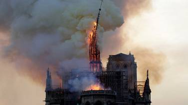 Arquitecto encargado de Notre Dame pide reconstruir la aguja similar a la quemada