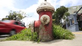Aresep eleva tarifa de agua por servicio de hidrantes a clientes del AyA