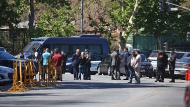 Evacúan embajadas de Israel y Estados Unidos en Argentina por amenazas de bomba