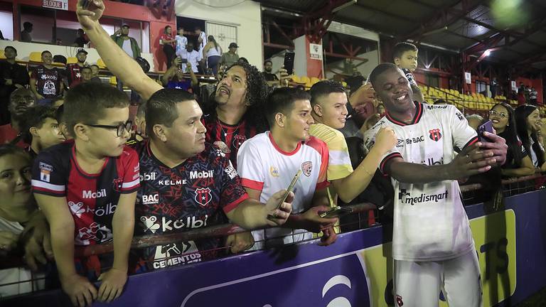 Santos vs. Alajuelense en vivo: La Liga intenta quitarse la presión de encima