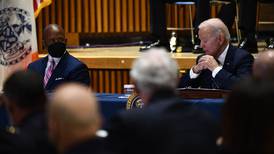 Joe Biden aborda ola criminal con alcalde de Nueva York