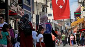 Turquía eleva aranceles a bienes de EE. UU. y se agudiza crisis diplomática por hundimiento de lira turca