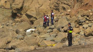 Vecinos localizan cuerpo de bañista desaparecido desde el viernes en Caldera