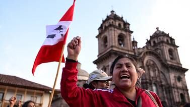 Perú adelanta elecciones presidenciales para abril del 2024