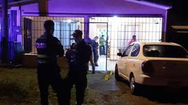 Gatilleros irrumpen a balazos en casa en Guápiles de Limón y hieren a dos adultos 