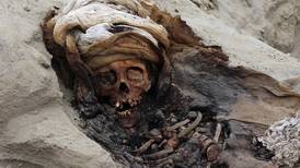 Arqueólogos encuentran restos de 227 niños sacrificados en Perú, el mayor hallazgo de su tipo en el mundo