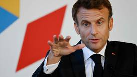 Francia anuncia fondo de €100 millones para que Ucrania compre material bélico