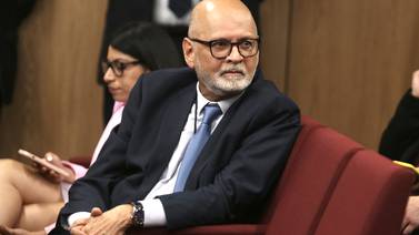 Antonio Ayales deja Dirección de Asamblea Legislativa luego de 28 años