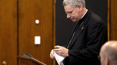 Obispo deja cargo en Estados Unidos  por encubrir a cura pedófilo