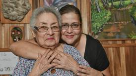 Depresión hizo estallar a cuidadora de mamá con Alzheimer: ‘Me he tenido que adaptar a su realidad’