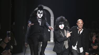 Kiss le puso energía a la pasarela de la Semana de la Moda en Milán