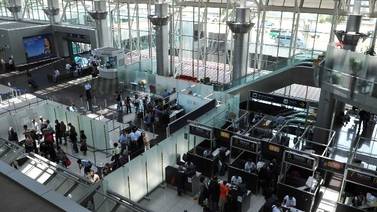 Gobierno multa con &#36;8,7 millones a gestor de Aeropuerto