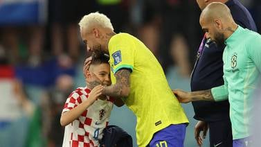Reviva el emotivo momento donde el hijo del croata Ivan Perisic consuela a Neymar