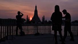 Condena récord en Tailandia de 43 años de prisión por insultar a la familia real