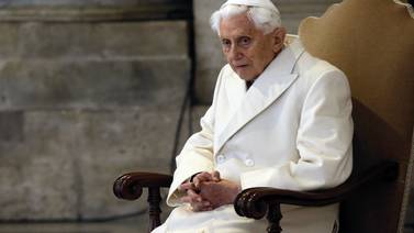 Benedicto XVI retira su firma de polémico libro sobre el celibato