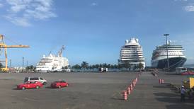 Limón se llenó de cruceros y turistas este viernes 