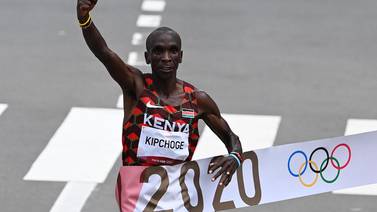Maratonista keniano Eliud Kipchoge revalida su título olímpico