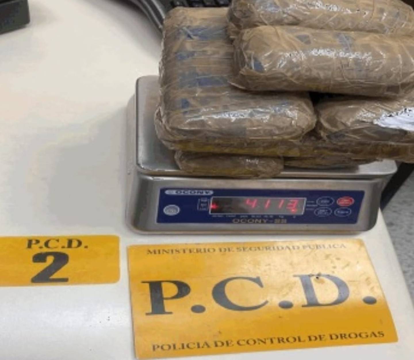 Más de 4 kilos de droga sintética fueron decomisados por las autoridades a un lituano procedente de Francia que ingresó al país por el Juan Santamaría. Foto::Cortesía MSP.