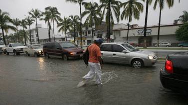 México se alista para recibir al huracán Jova
