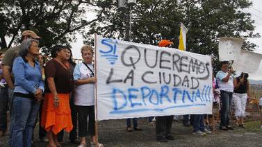Vecinos de Hatillo se vuelven a manifestar a favor de ciudad deportiva