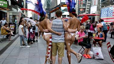 Polémica en Nueva York por toples en Times Square