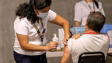 Proyección estima que Costa Rica debería vacunar a 275.000 personas por semana para ganarle pulso a variante delta