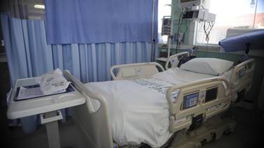 Hospitales de CCSS tienen 227 camas de cuidado intensivo para atender enfermos graves de covid-19 
